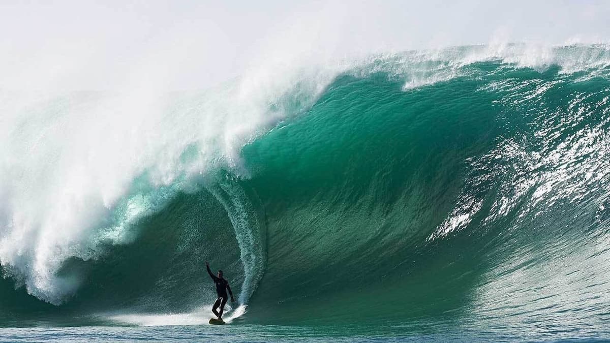 Riding Giants: No Limite da Emoção