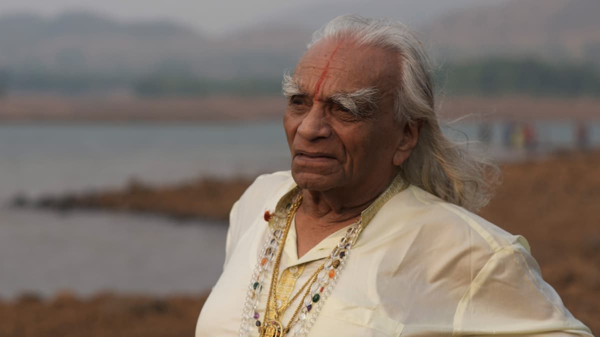 Iyengar: O Homem e a Ioga